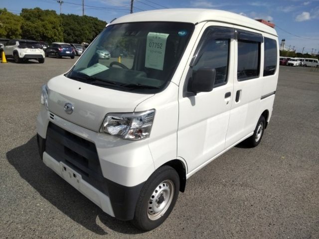 7752 Daihatsu Hijet van S321V 2018 г. (LUM Kobe Nyusatsu)